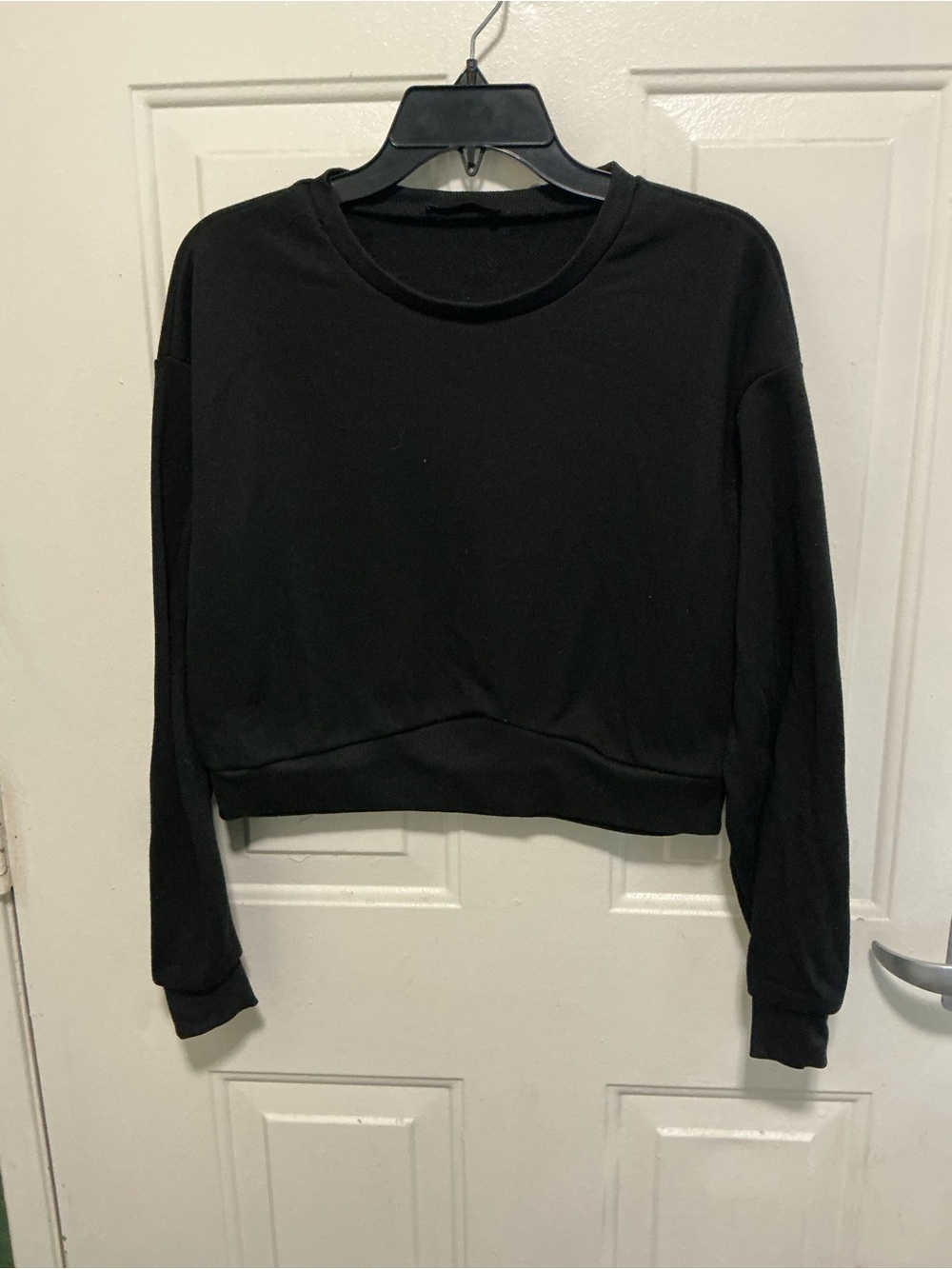 Women’s Black Cropped Crewneck Sweatshirt
